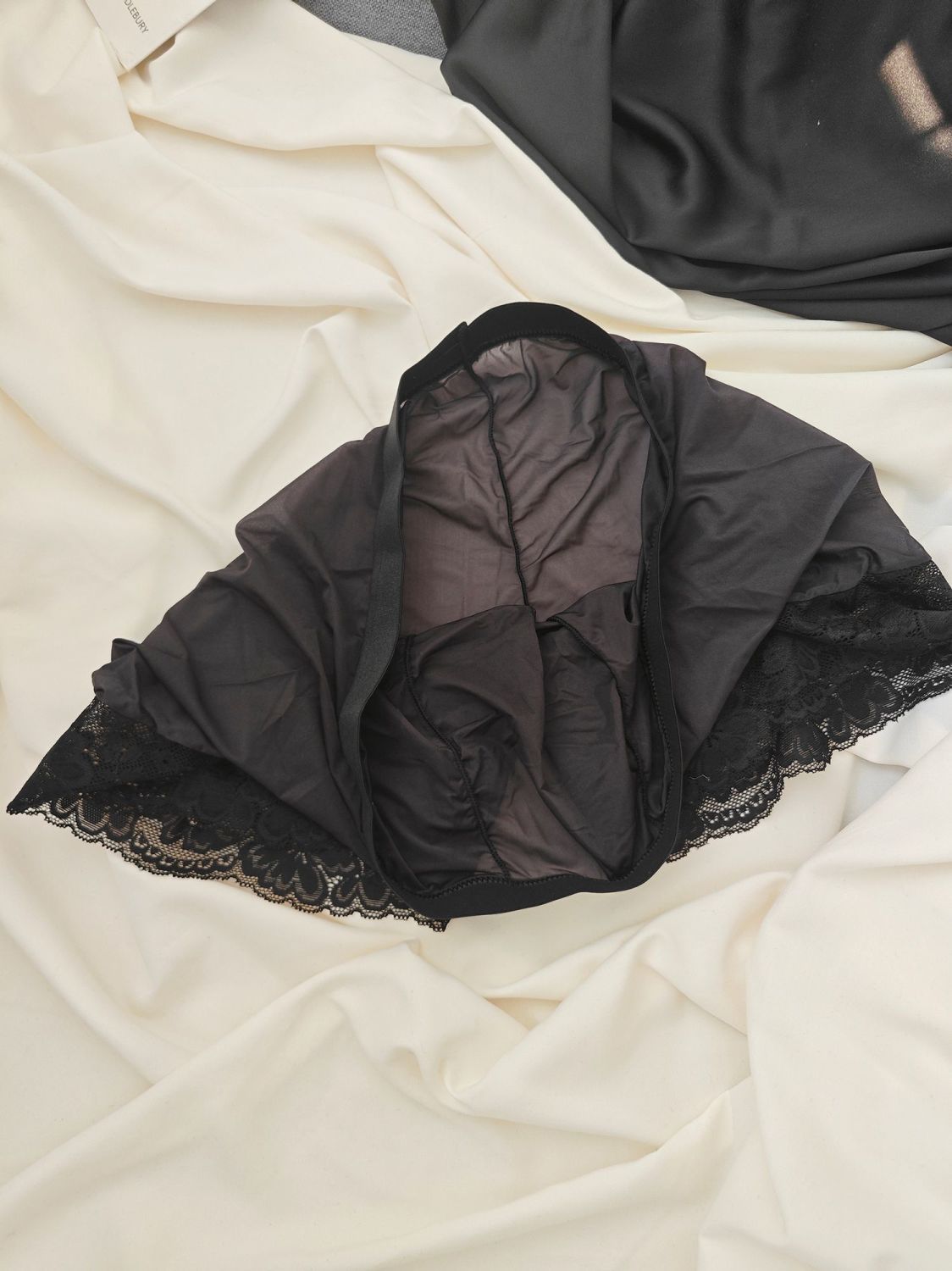 Sexy Man's Glossy Lace Hem Sho - Pouch Boxer Pouch ulasan dan harga